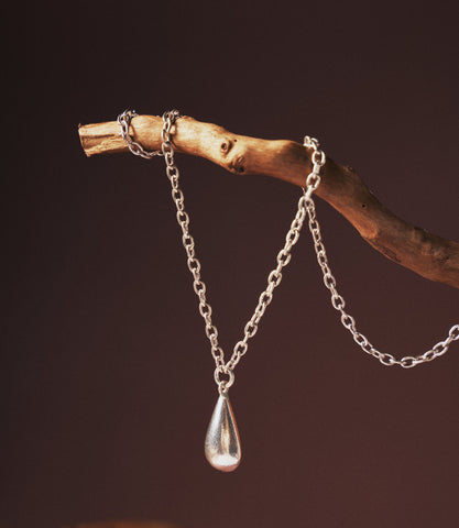 Lira Necklace
