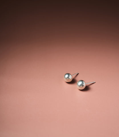 Sola Studs